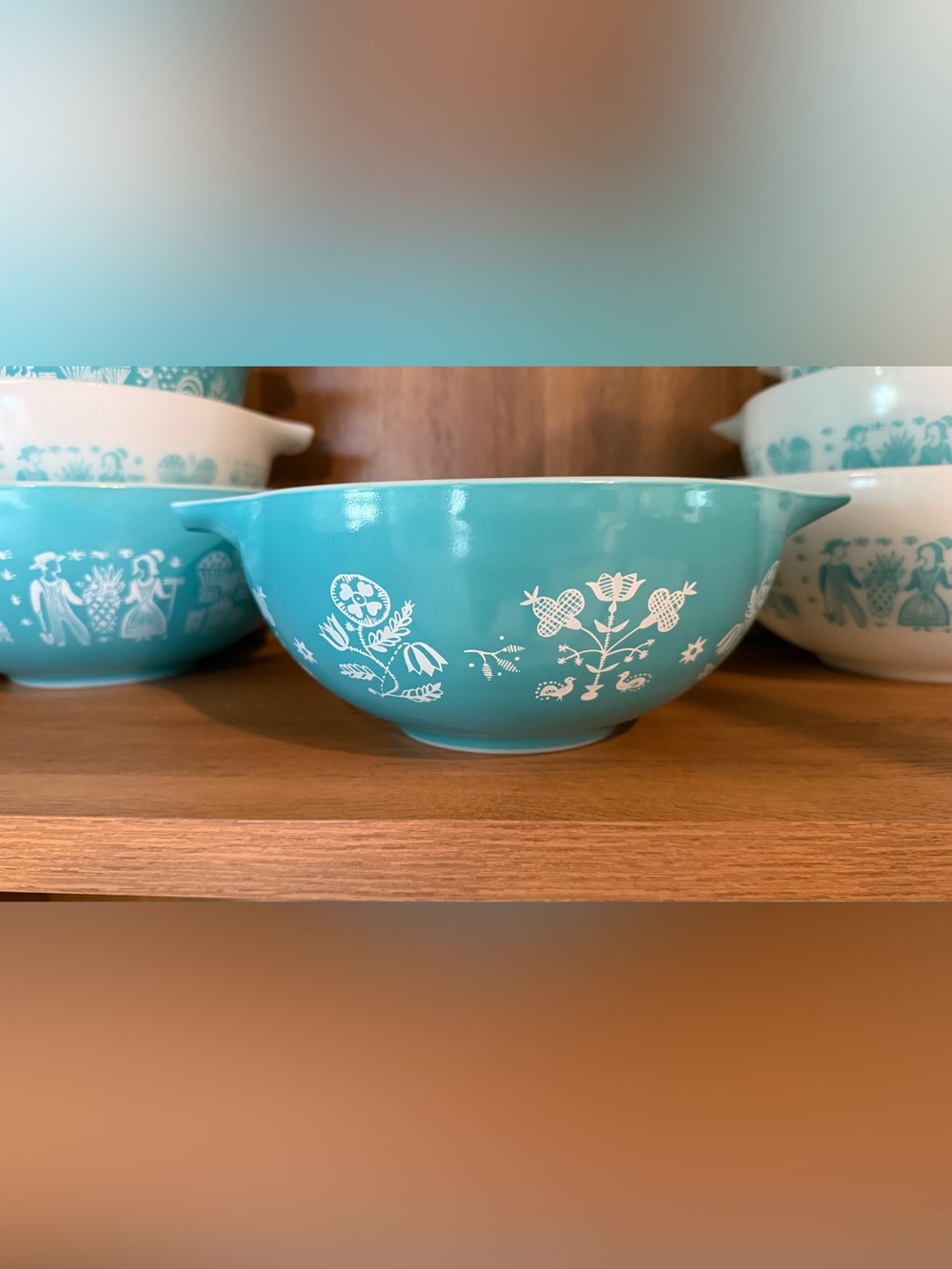 Vintage Pyrex Turquoise Needlepoint Floral Mixing Bowl HTF EXCELLENT condition